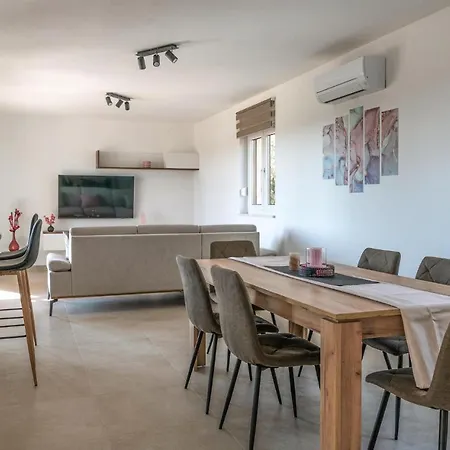 Nice In With Kitchen