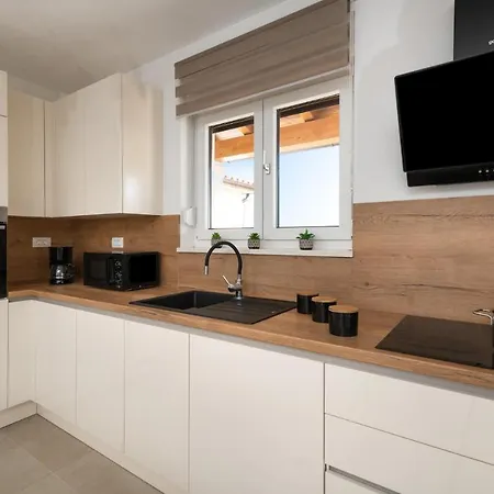 Nice In With Kitchen Semesterbostad